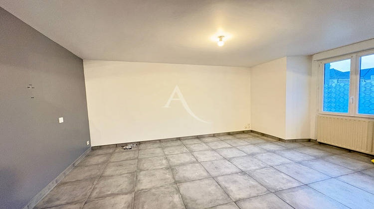 Ma-Cabane - Location Maison GENNES-SUR-GLAIZE, 85 m²