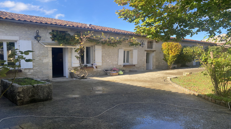 Ma-Cabane - Location Maison Gensac-la-Pallue, 109 m²