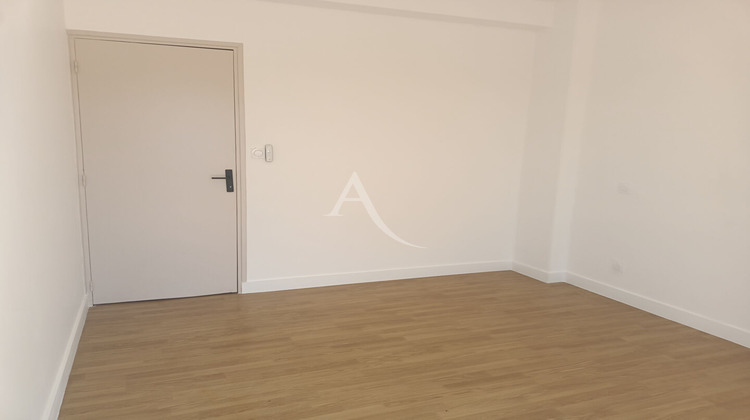 Ma-Cabane - Location Maison GRATENTOUR, 107 m²