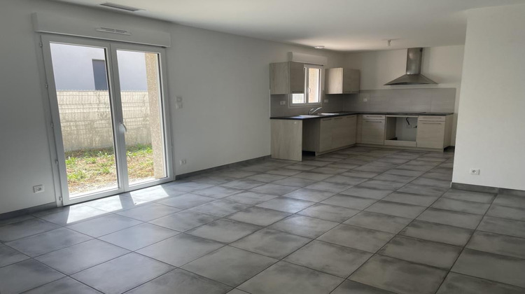 Ma-Cabane - Location Maison GRATENTOUR, 84 m²