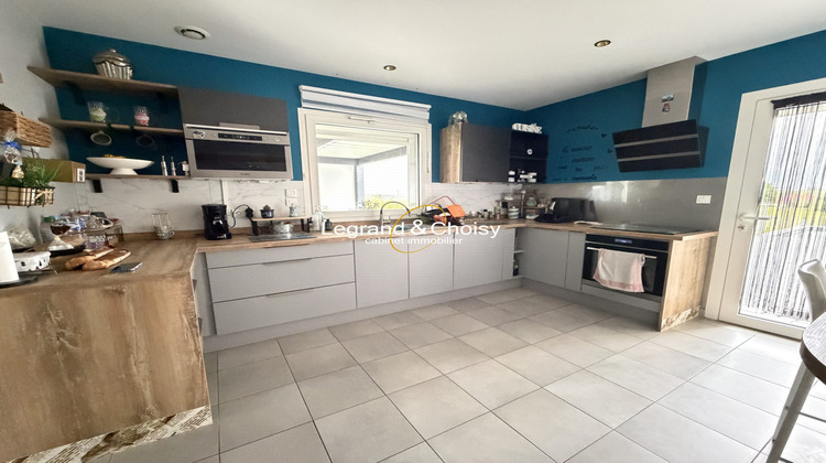 Ma-Cabane - Location Maison Hautefage-la-Tour, 181 m²