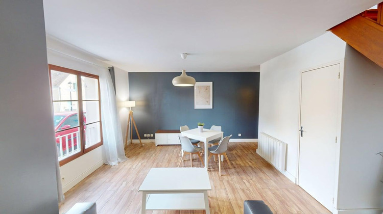 Ma-Cabane - Location Maison HOUDAN, 56 m²