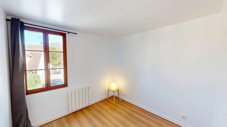 Ma-Cabane - Location Maison HOUDAN, 56 m²