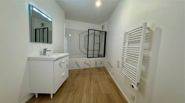 Ma-Cabane - Location Maison Issy-les-Moulineaux, 90 m²