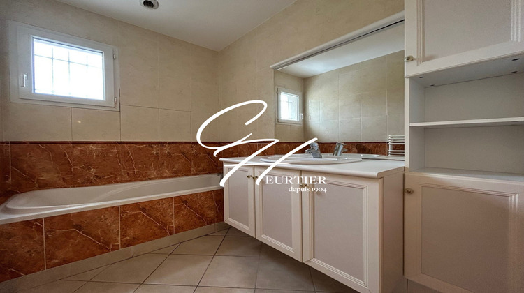 Ma-Cabane - Location Maison Jarrie, 131 m²