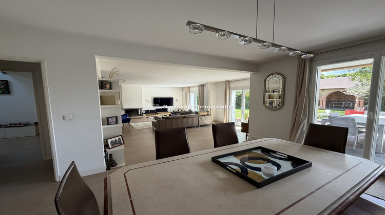 Ma-Cabane - Location Maison La Celle-Saint-Cloud, 213 m²