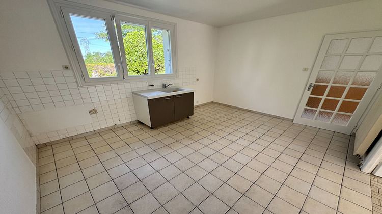 Ma-Cabane - Location Maison LA CHAIZE-LE-VICOMTE, 88 m²