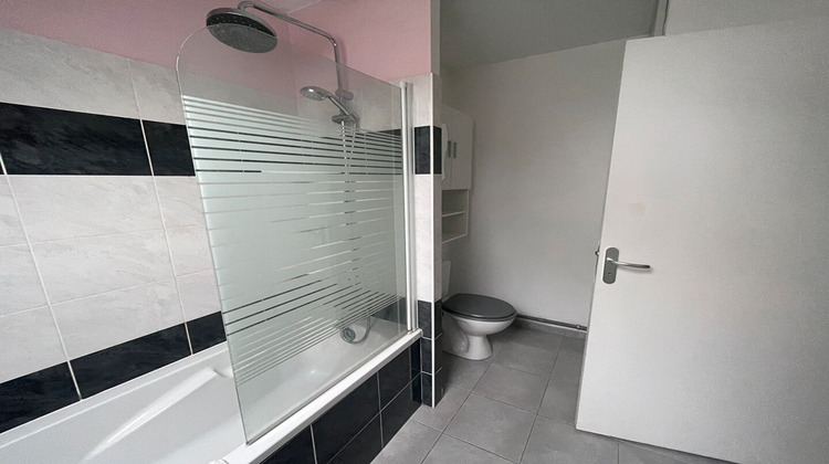 Ma-Cabane - Location Maison LA CHAPELLE-DES-MARAIS, 87 m²