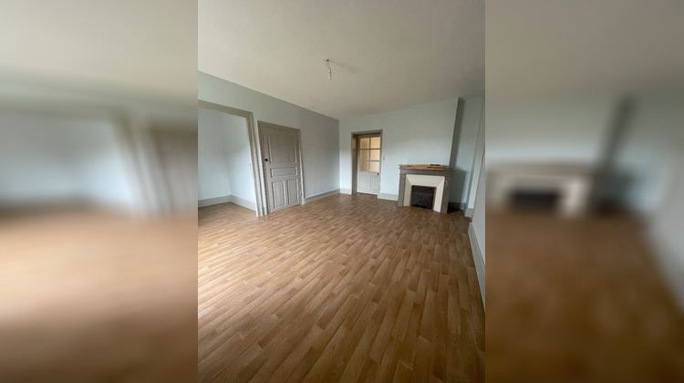 Ma-Cabane - Location Maison LA CHAPELLE-SOUS-BRANCION, 104 m²