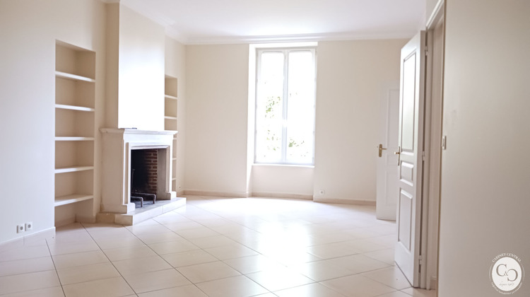 Ma-Cabane - Location Maison LA CHAUSSEE-SAINT-VICTOR, 219 m²