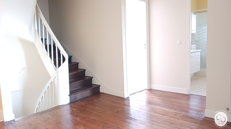 Ma-Cabane - Location Maison LA CHAUSSEE-SAINT-VICTOR, 219 m²