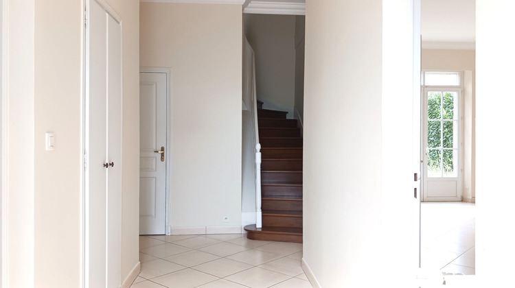 Ma-Cabane - Location Maison LA CHAUSSEE-SAINT-VICTOR, 219 m²