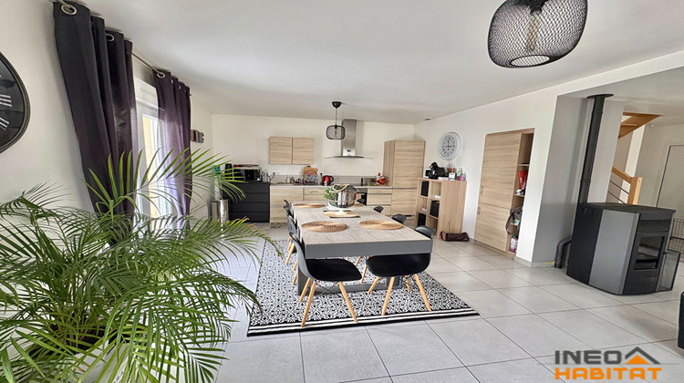 Ma-Cabane - Location Maison LA MEZIERE, 120 m²