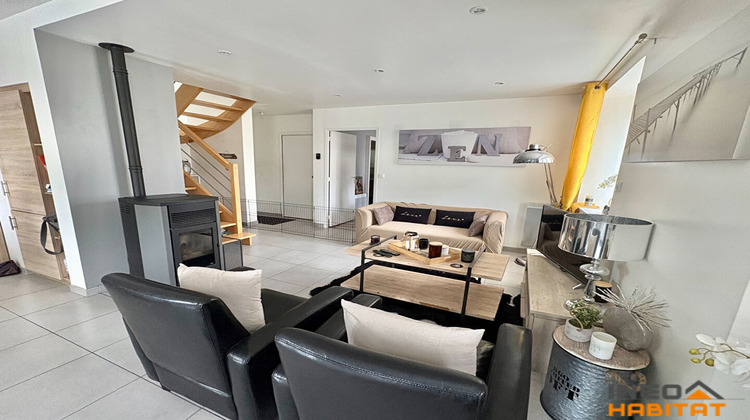 Ma-Cabane - Location Maison LA MEZIERE, 120 m²