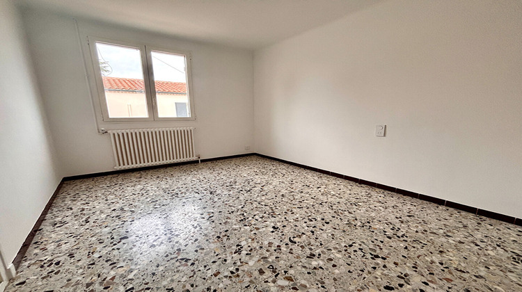 Ma-Cabane - Location Maison LAMBESC, 93 m²