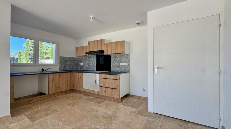 Ma-Cabane - Location Maison LAMBESC, 88 m²