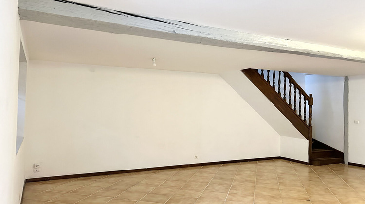 Ma-Cabane - Location Maison LAROCHE-SAINT-CYDROINE, 76 m²