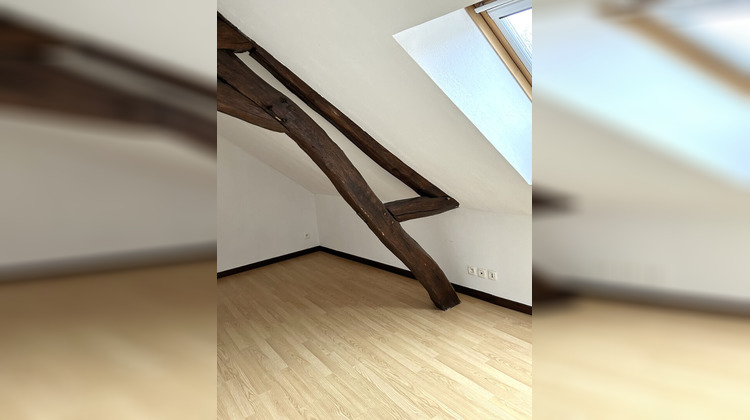 Ma-Cabane - Location Maison LAROCHE-SAINT-CYDROINE, 76 m²