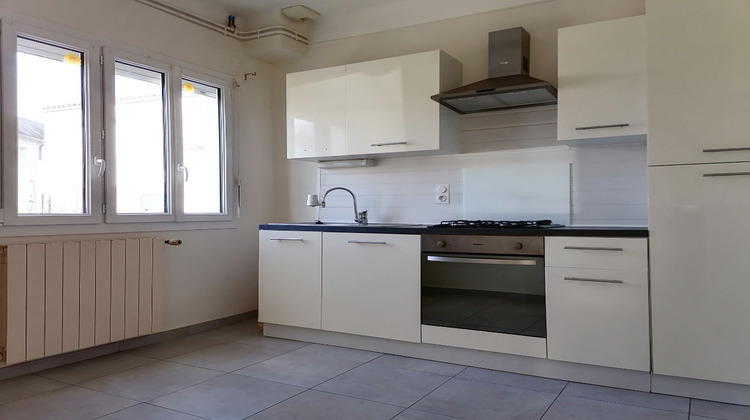 Ma-Cabane - Location Maison LE BUSSEAU, 87 m²