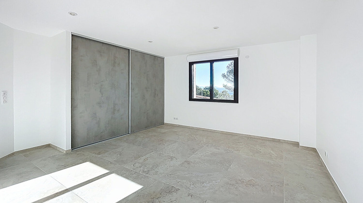 Ma-Cabane - Location Maison LE THOLONET, 244 m²