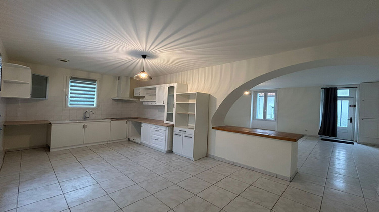 Ma-Cabane - Location Maison LENCLOITRE, 0 m²