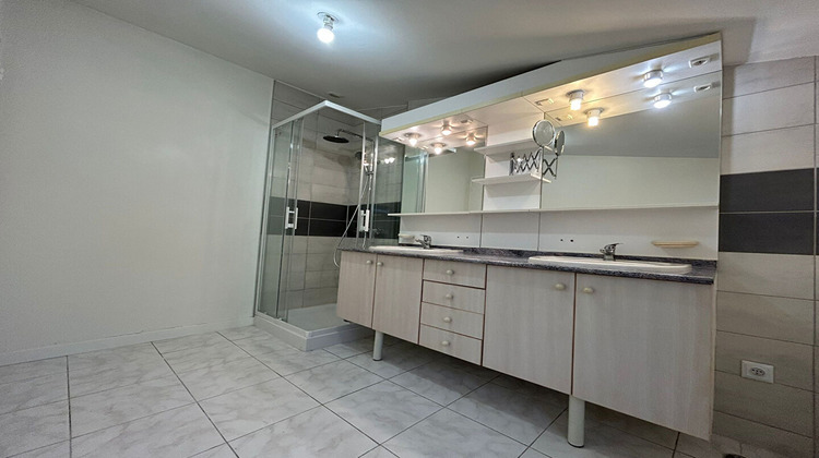 Ma-Cabane - Location Maison LENCLOITRE, 0 m²