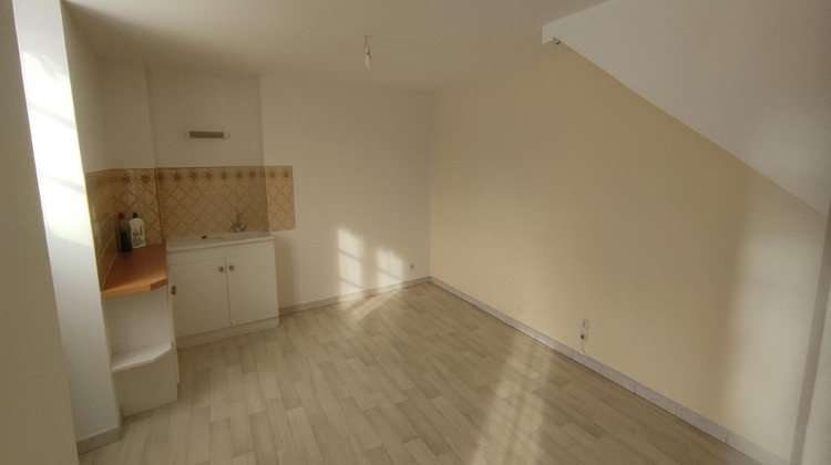 Ma-Cabane - Location Maison LENCLOITRE, 31 m²