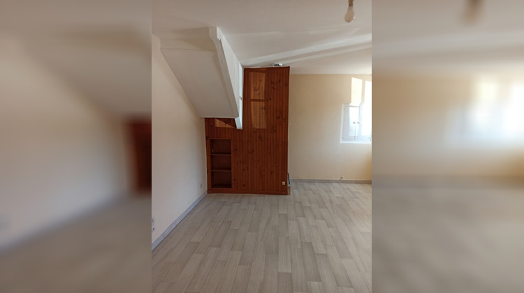 Ma-Cabane - Location Maison LENCLOITRE, 31 m²