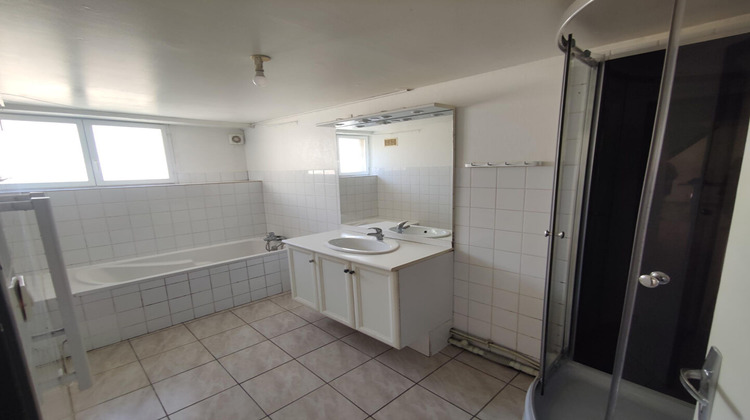 Ma-Cabane - Location Maison LENCLOITRE, 85 m²
