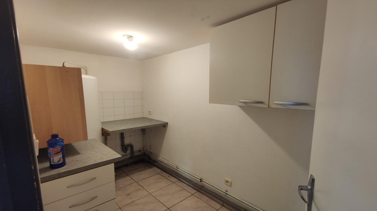 Ma-Cabane - Location Maison LENCLOITRE, 85 m²