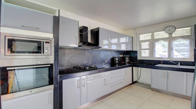 Ma-Cabane - Location Maison Les Abymes, 180 m²