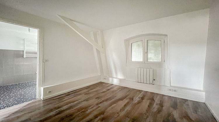 Ma-Cabane - Location Maison LES ESSARTS-LE-ROI, 90 m²