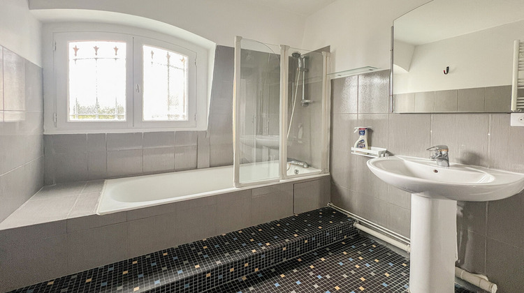 Ma-Cabane - Location Maison LES ESSARTS-LE-ROI, 90 m²