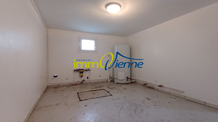 Ma-Cabane - Location Maison LUSSAC-LES-CHATEAUX, 134 m²