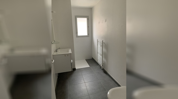 Ma-Cabane - Location Maison LUSSAULT-SUR-LOIRE, 83 m²