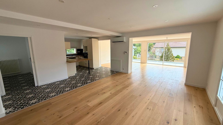 Ma-Cabane - Location Maison Montferrand-le-Château, 220 m²