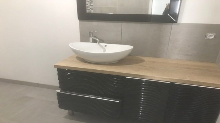 Ma-Cabane - Location Maison Néronde, 84 m²