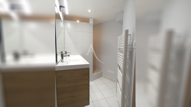 Ma-Cabane - Location Maison NEUVILLE-AUX-BOIS, 63 m²