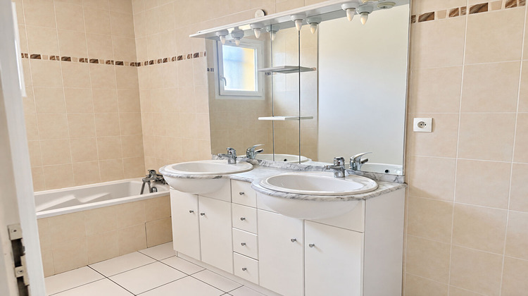 Ma-Cabane - Location Maison ORLIENAS, 86 m²
