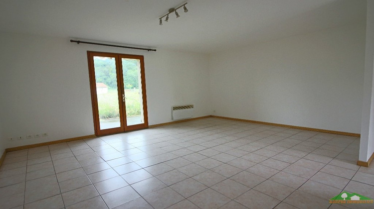 Ma-Cabane - Location Maison POINTIS INARD, 100 m²