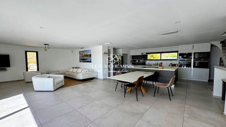 Ma-Cabane - Location Maison PUYLOUBIER, 168 m²