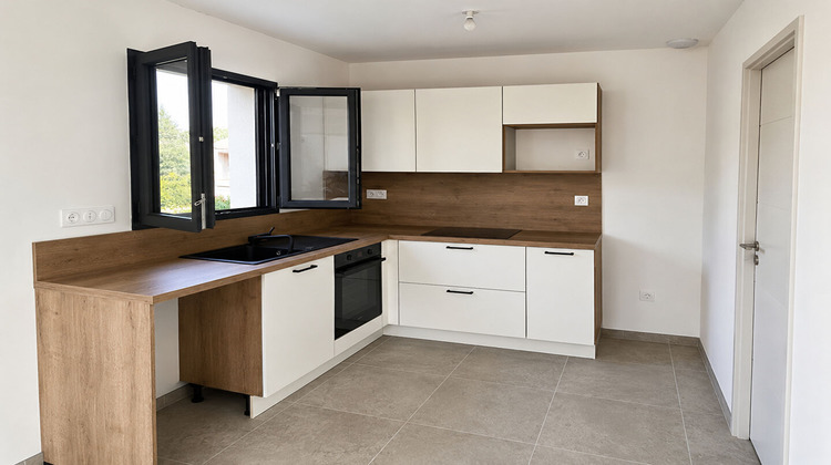 Ma-Cabane - Location Maison ROGNES, 89 m²