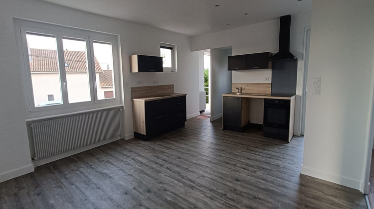 Ma-Cabane - Location Maison Rozier-en-Donzy, 70 m²