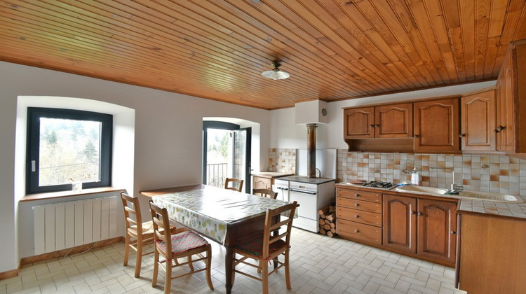 Ma-Cabane - Location Maison SAINT AGREVE, 80 m²