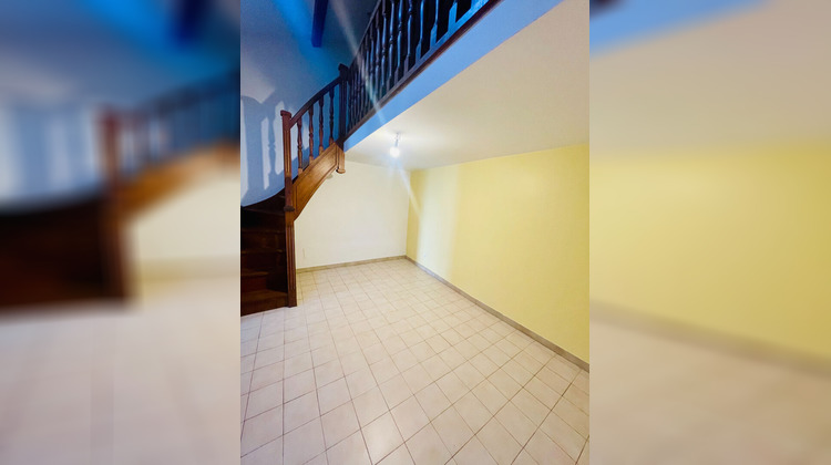 Ma-Cabane - Location Maison SAINT-CANNAT, 57 m²