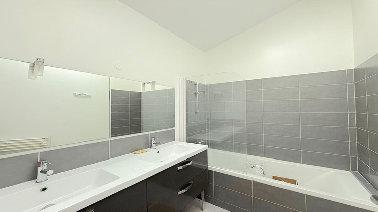 Ma-Cabane - Location Maison SAINT-CHRISTOLY-DE-BLAYE, 79 m²