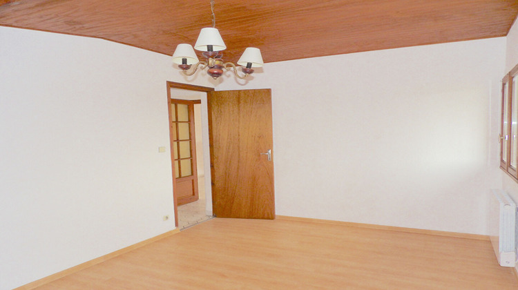 Ma-Cabane - Location Maison SAINT-CHRISTOLY-DE-BLAYE, 76 m²
