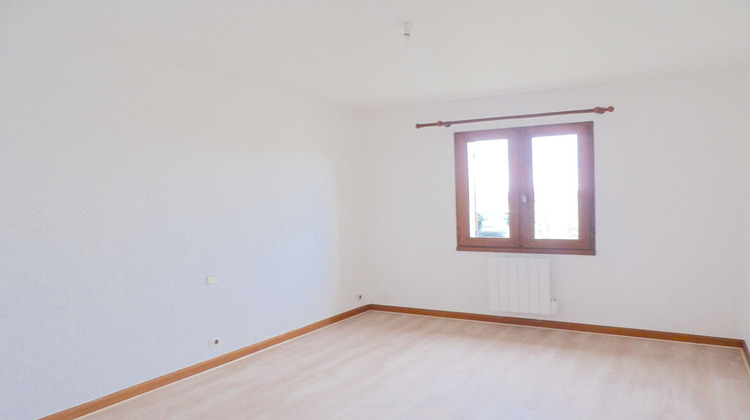 Ma-Cabane - Location Maison SAINT-CHRISTOLY-DE-BLAYE, 76 m²