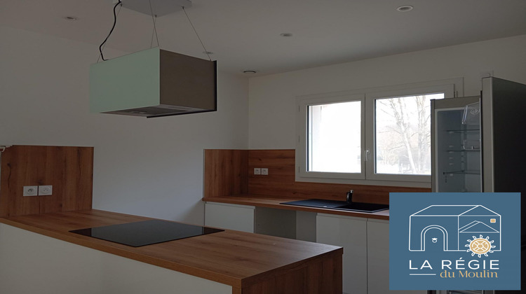 Ma-Cabane - Location Maison SAINT-CLAIR-DE-LA-TOUR, 86 m²