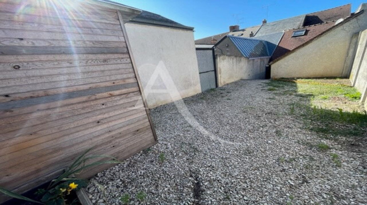 Ma-Cabane - Location Maison SAINT-DENIS-DE-L'HOTEL, 32 m²